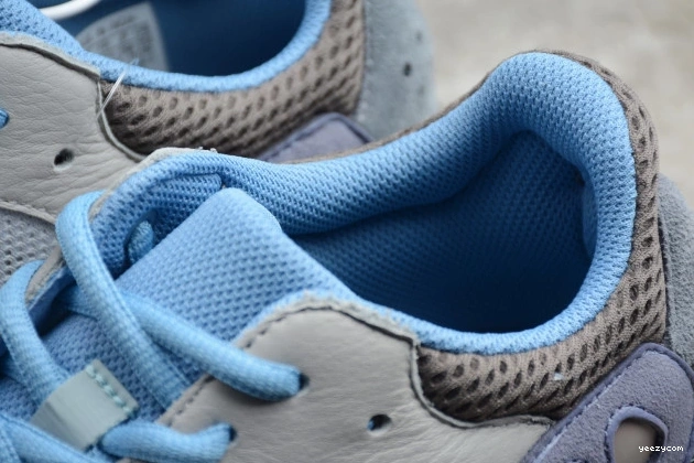 Yeezy Blue Carbon Adidas 700 Boost FW2498 0927